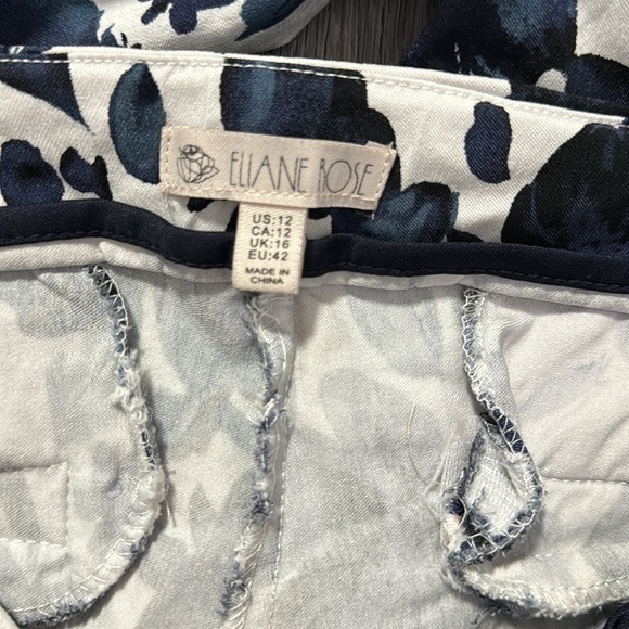 Eliane Rose Elastic Waistband Blue Floral Stretchy Capri Pants Size 12 - Picture 5 of 6